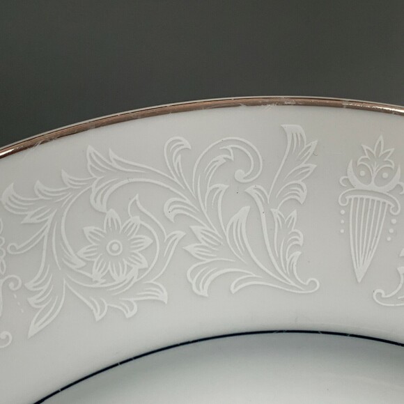 Crown Victoria Fine China Lovelace White Dinner Plates Made in Japan Lot of 2 - Picture 10 of 12